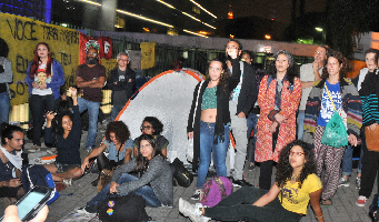 Estudantes ocupam Centro Paula Souza e Alesp e exigem CPI para apurar fraudes na merenda