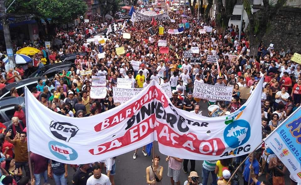 Protesto massivo em Salvador (BA)/ foto: Murilo Bereta
