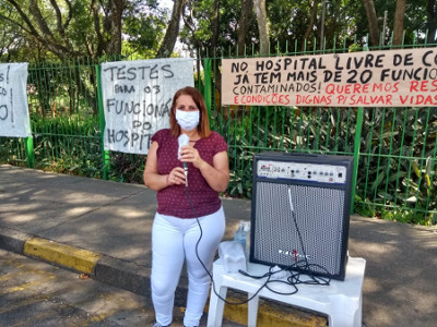 Manifestação no HU pede máscaras, testes e liberação de profissionais pertencentes a grupos de risco para Covid-19
