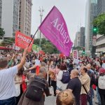Manifestações em todo o Brasil repudiam atos terroristas em Brasília e levam milhares às ruas para defender a democracia