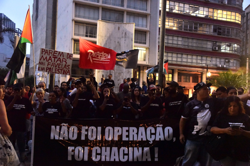 Ato público exigiu fim de massacre na Baixada, lembrou Paraisópolis e crimes de maio de 2006, e pediu desmilitarização da PM e “fora, Tarcísio!”