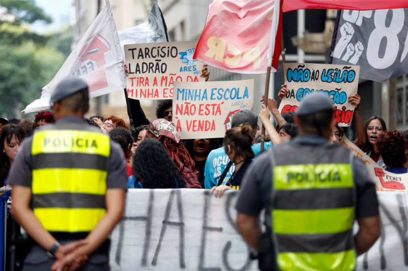 Justiça suspende leilão de escolas públicas. Primeiro lote foi vencido por consórcio formado por empresa que atua em cemitérios e por fundo ligado ao Itaú