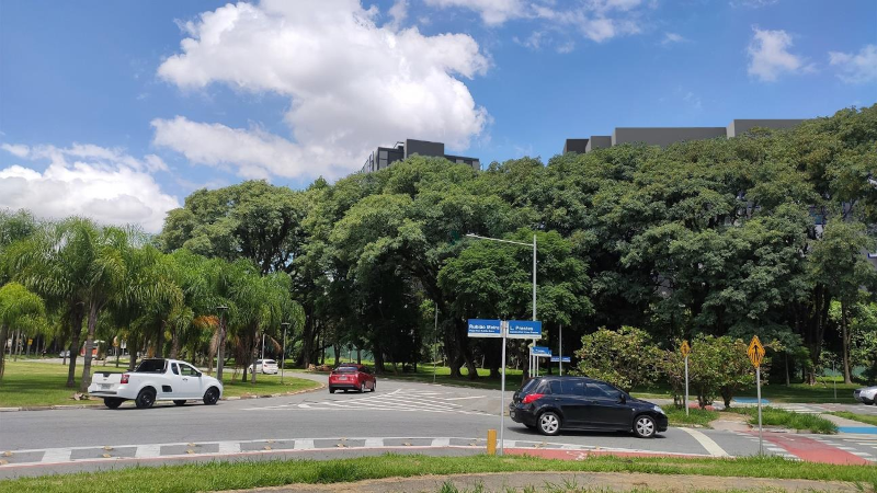 Projeto encaminhado por Nunes à Câmara Municipal permite a construção de prédios de até 48 metros de gabarito no Instituto Butantan; comunidade resiste e entrega reivindicações ao diretor Kallás