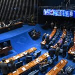 Senado aprova em primeiro turno PEC que trata dos precatórios sem o “jabuti” que obrigava estados e municípios a uma nova reforma da Previdência