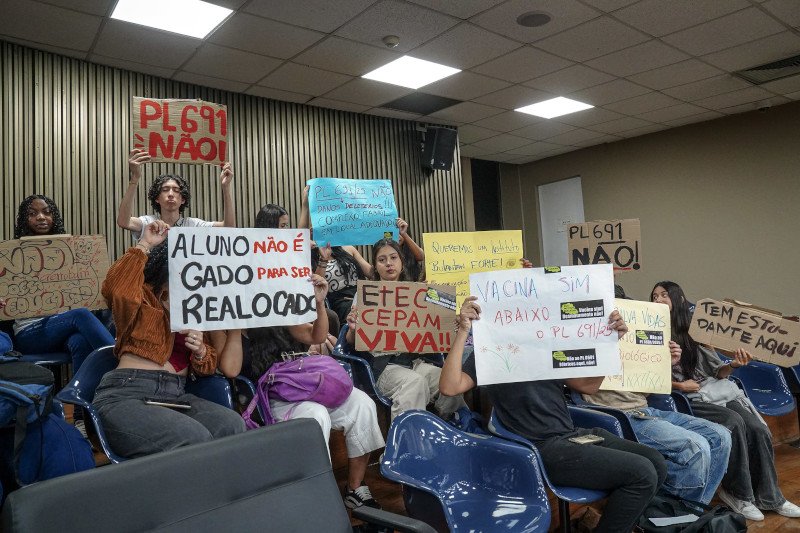Vereador propõe que reitor e autoridades do estado se comprometam a manter em atividade escolas e posto de saúde ameaçados pela expansão do Butantan; barulho dos equipamentos segue atormentando a população