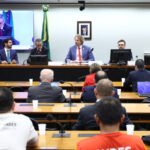 Em audiência na Câmara dos Deputados, Andes-SN repudia expansão da EaD; resolução do CNE estipula mínimo de 50% de aulas presenciais nas licenciaturas