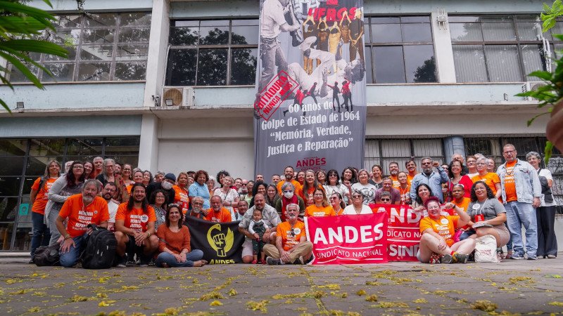Andes-SN lança caderno sobre 60 anos do golpe de 1964, resultado de seminário que abordou políticas de memória, verdade, justiça e reparação