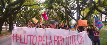 Reforma total do prédio da FE-USP, que levaria anos, é uma das alternativas apresentadas pela Reitoria em reunião com representantes da faculdade após ato que cobrou providências da gestão