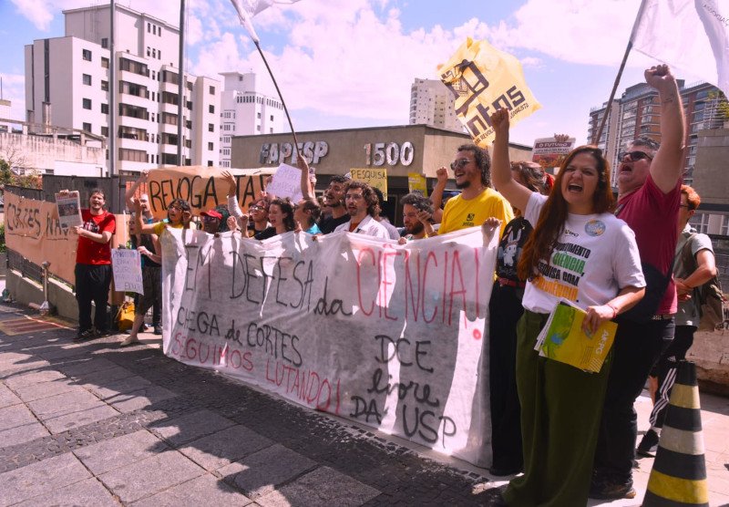 Em novo ato público, estudantes e pesquisadores(as) reivindicam revogação total das mudanças anunciadas pela Fapesp na BEPE