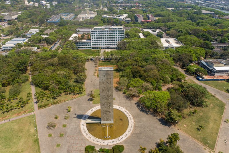 Chapas que concorrem à representação docente no Conselho Universitário apresentam suas propostas a partir de temas sugeridos pela Adusp; segundo turno da eleição será no dia 15/10